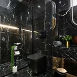 Paradise Boutique Deluxe - Center - Steps To Ivy Leeds (West Yorkshire)