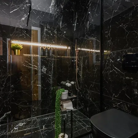 Paradise Boutique Deluxe - Center - Steps To Ivy Apartment Leeds (West Yorkshire)