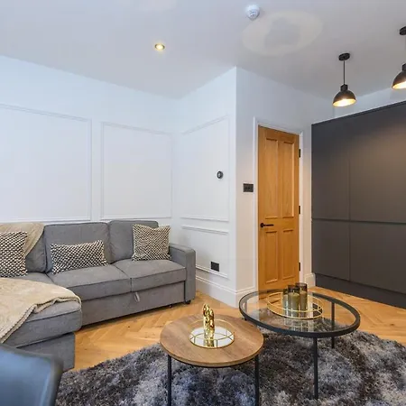 Апартаменты Paradise Boutique Deluxe - Center - Steps To Ivy Лидс