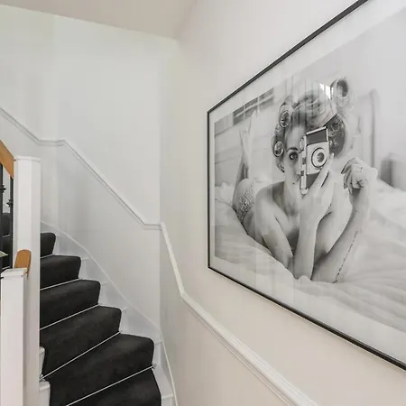 Paradise Boutique Deluxe - Center - Steps To Ivy Apartment *