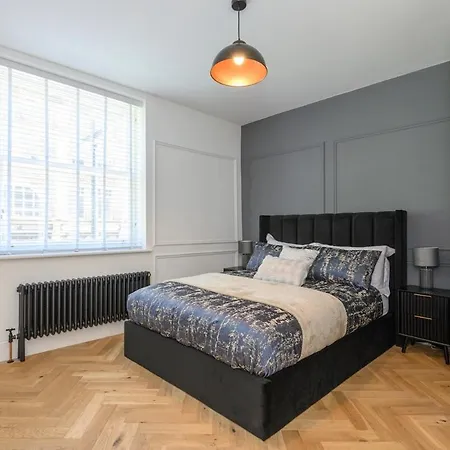 Apartment Paradise Boutique Deluxe - Center - Steps To Ivy Leeds (West Yorkshire)