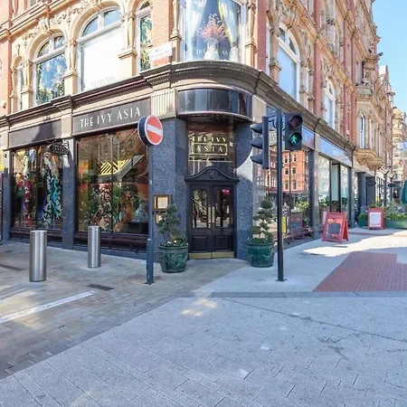 Апартаменты Paradise Boutique Deluxe - Center - Steps To Ivy